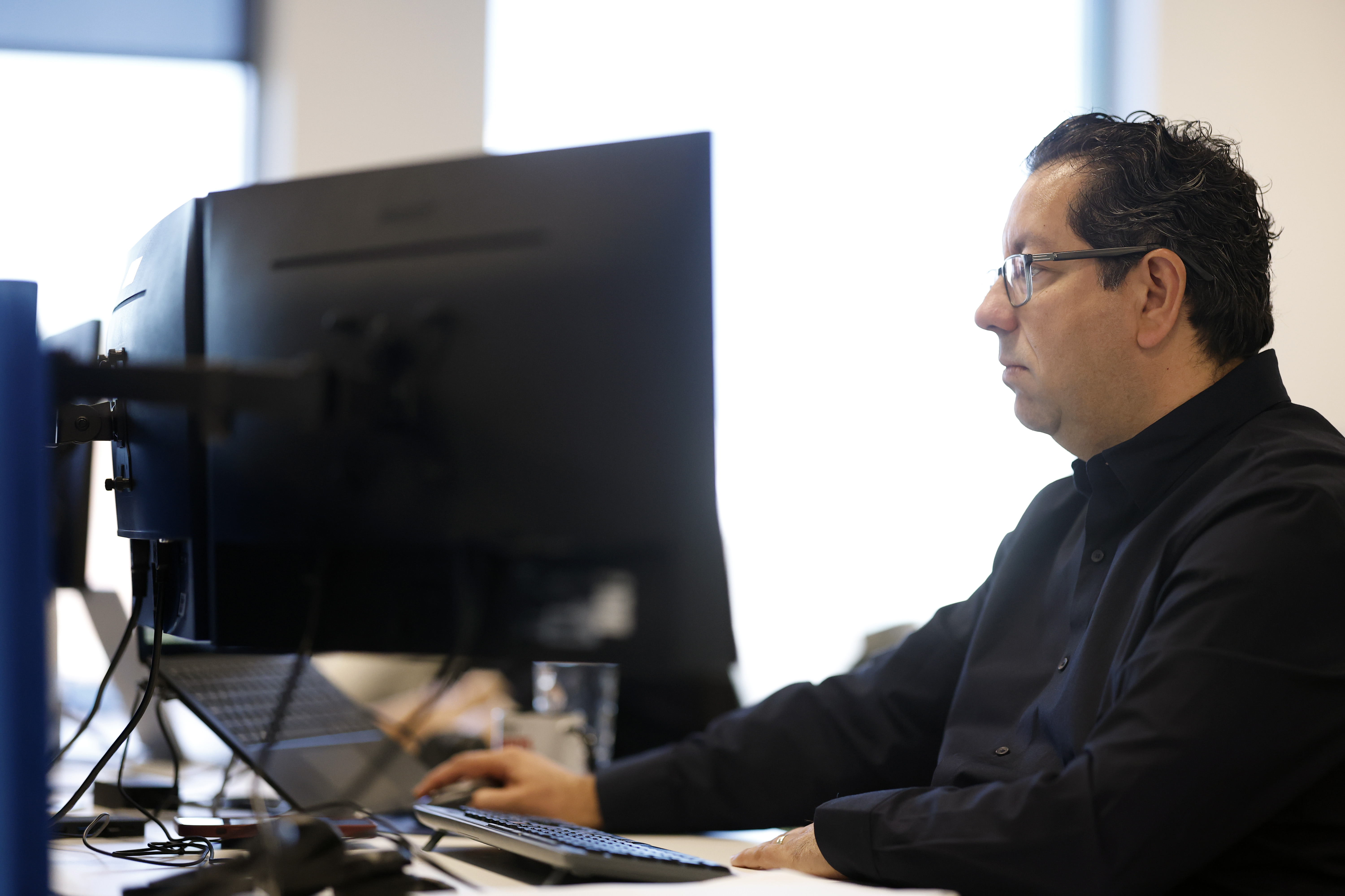 How to find a broker